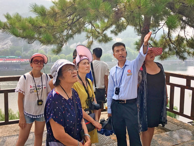 龍門風(fēng)物迎客心，優(yōu)質(zhì)服務(wù)展溫情——記龍門景區(qū)管理與服務(wù)的正能量實(shí)踐